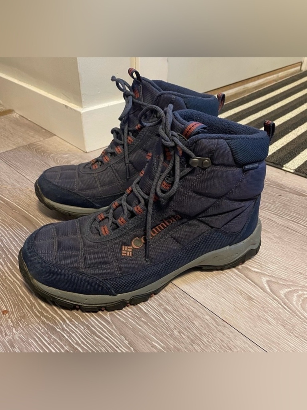 Columbia Firecamp Boots Waterproof Hiking Trail Blue Quilted Size 9